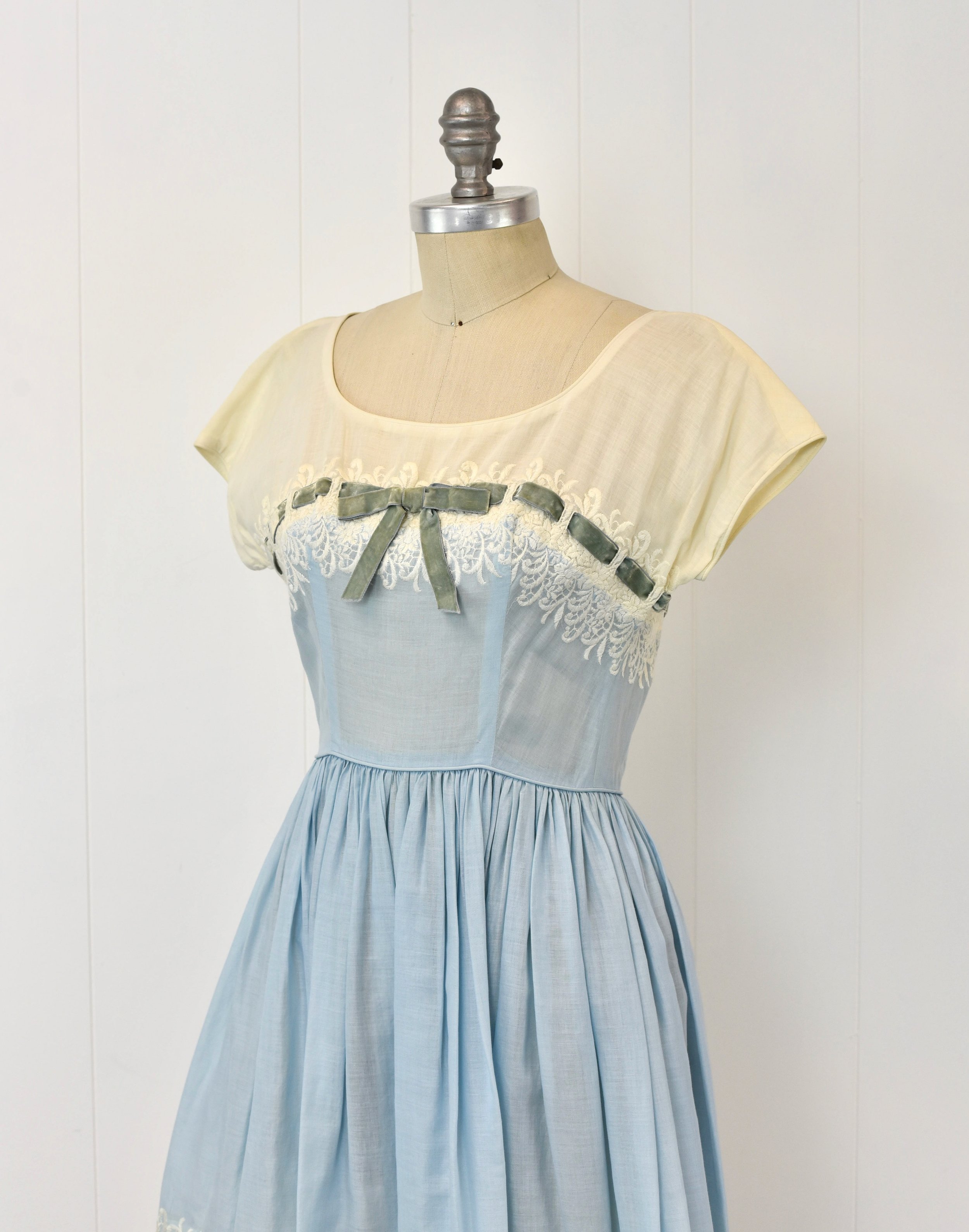 1950s Light Blue White Lace Velvet Ribbon Sheer Cotton Pinup Petite Juniors Arkay Day Dress Canned Ham Vintage 1950s Light Blue White Lace Velvet Ribbon Sheer Cotton Pinup Petite Juniors Arkay Day Dress Canned Ham Vintage