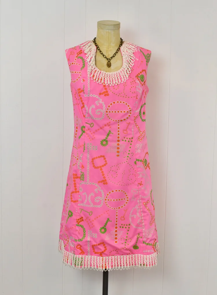 1960s fashion dresses Style Dress with Collar in Lilac 1960s Clothes 60s Style Dresses