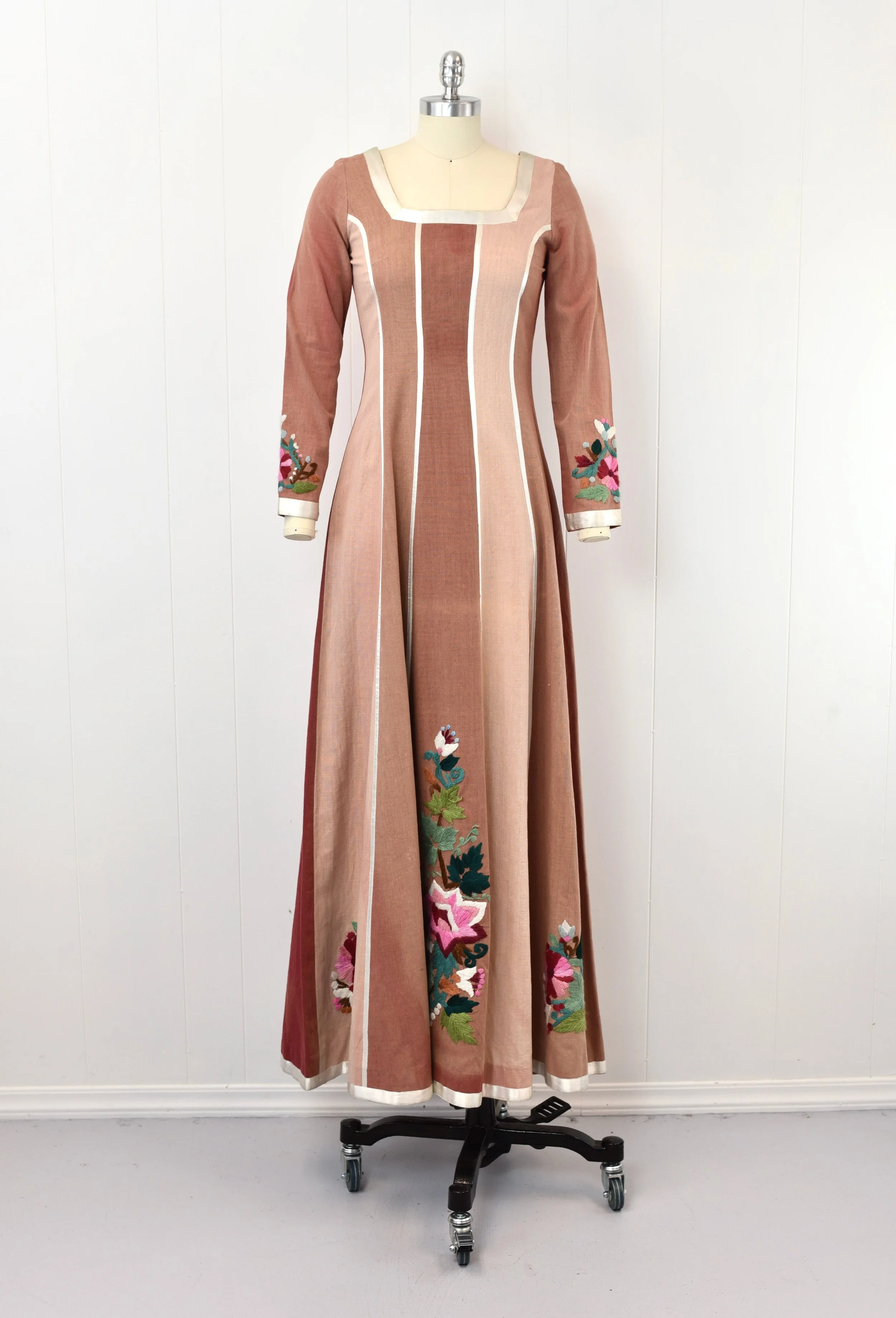 pink and brown maxi dress Rowan Sleeveless Halter Floral Print Maxi Dress Pink SMALL main image 0