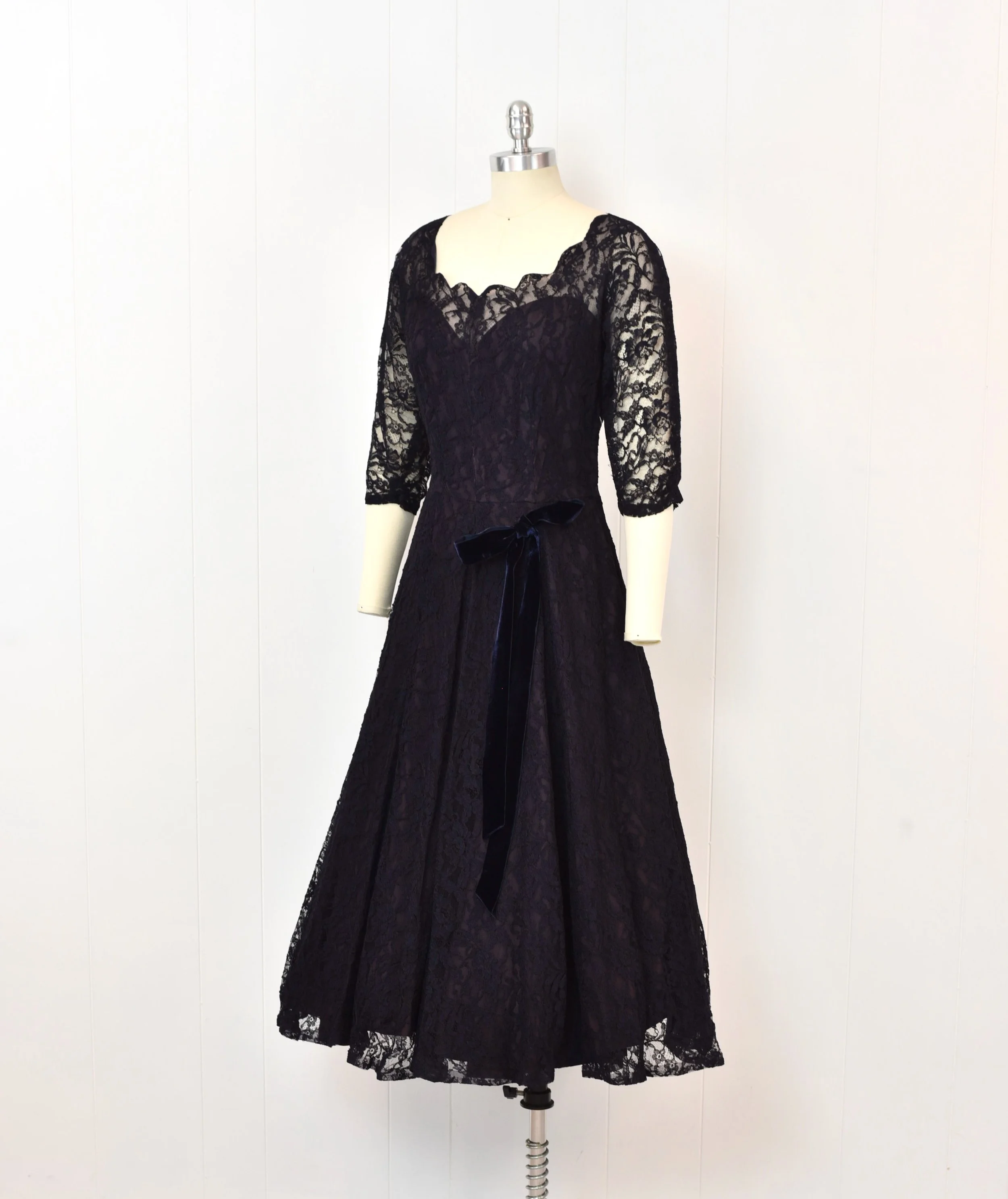 1950s Navy Blue Floral Lace Velvet Bow Illusion Neckline Herbert Schneider  Party Cocktail Dress As Is  Canned Ham Vintage
