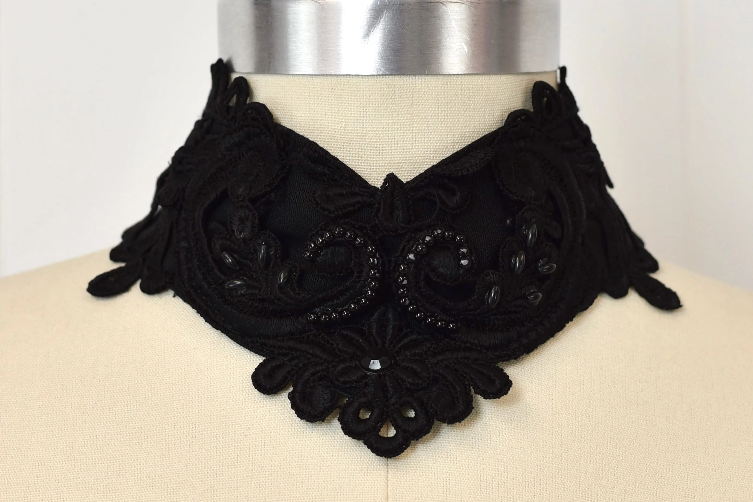 1980s Scott McClintock Black Lace Beaded Choker Neckline Pencil Wiggle Bodycon Party Dress Canned Ham Vintage 1980s Scott McClintock Black Lace Beaded Choker Neckline Pencil Wiggle Bodycon Party Dress Canned Ham Vintage