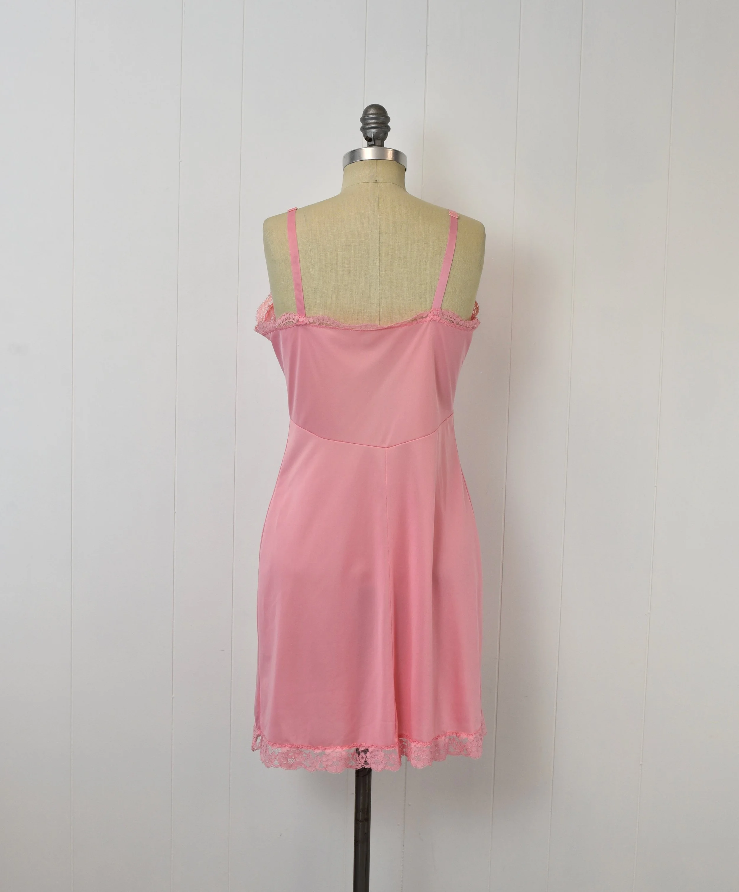 1960s Pink Floral Lace Nylon Gossard Artemis Boudoir Lingerie Slip Dress Canned Ham Vintage 1960s Pink Floral Lace Nylon Gossard Artemis Boudoir Lingerie Slip Dress Canned Ham Vintage