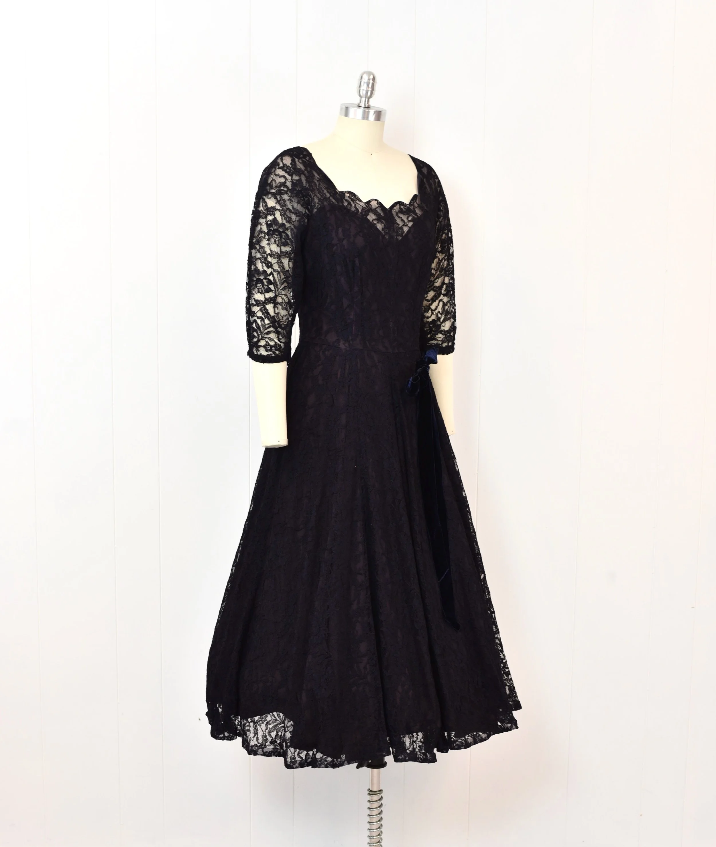 1950s Navy Blue Floral Lace Velvet Bow Illusion Neckline Herbert Schneider Party Cocktail Dress As Is  Canned Ham Vintage