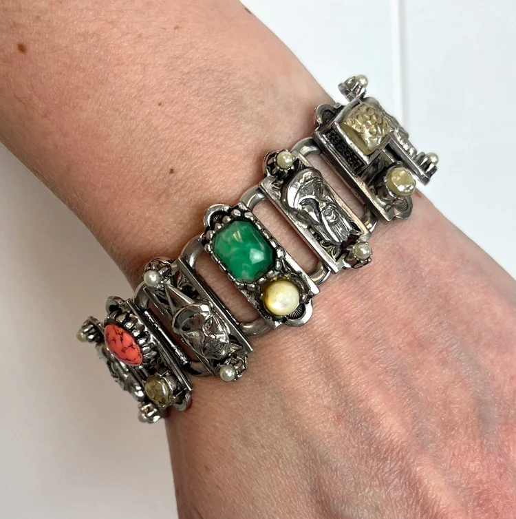 Bracelet Large En Corne D'élevage - Décor Cauris - Style Vintage - Occasion En Bon état
