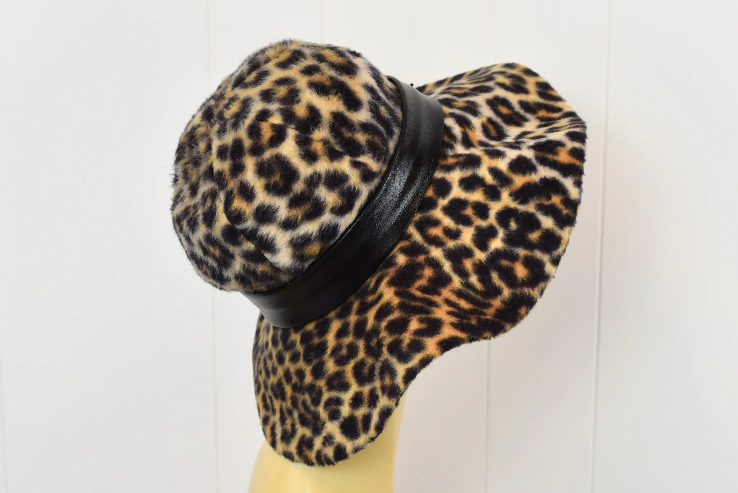 1960s Leopard Print Faux Fur Black Vinyl Lace Up Band Mr  display picture 3