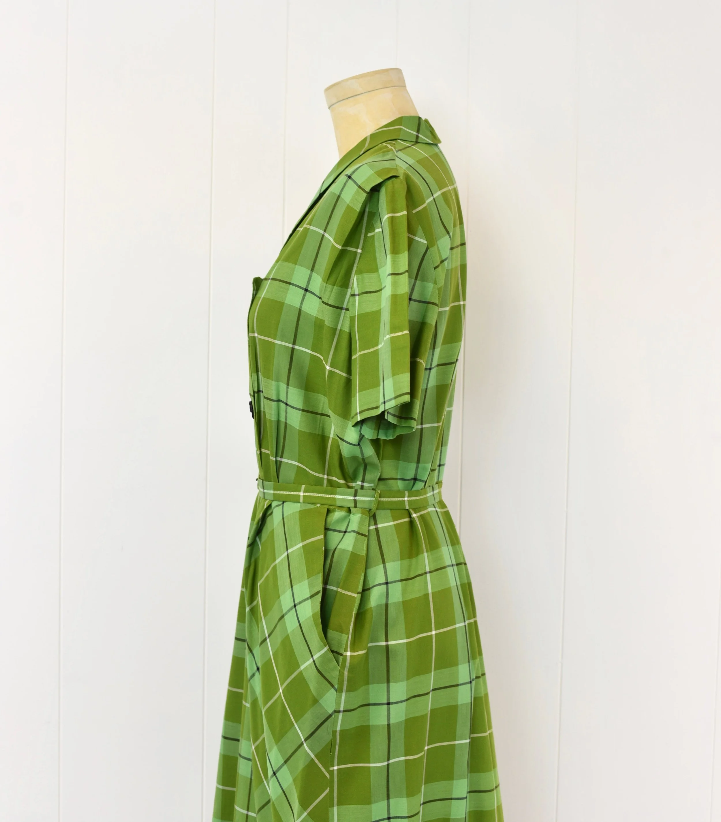 1950s Green Plaid Checkerboard Cotton Pinup Mid Century Day Dress Volup Plus Size Canned Ham Vintage 1950s Green Plaid Checkerboard Cotton Pinup Mid Century Day Dress Volup Plus Size Canned Ham Vintage