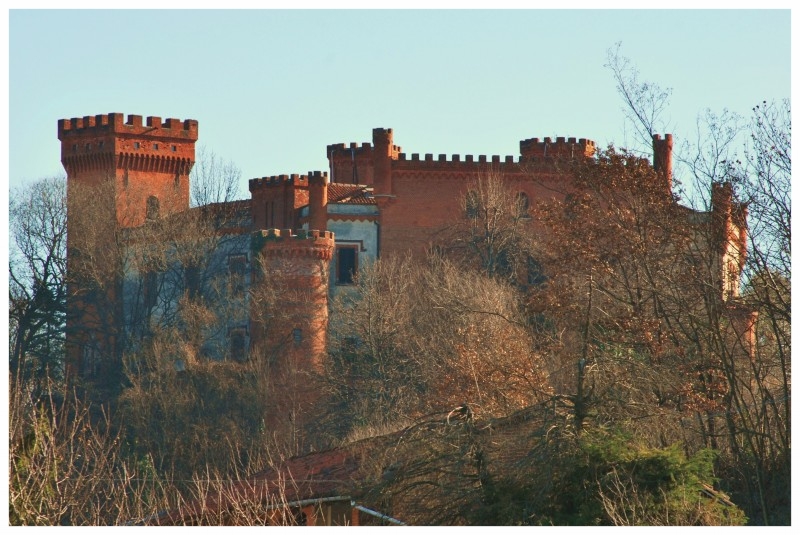 Castello-Colonna-Baldissero-dAlba.jpg