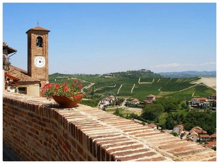 Castellinaldo Welcome Langhe Roero