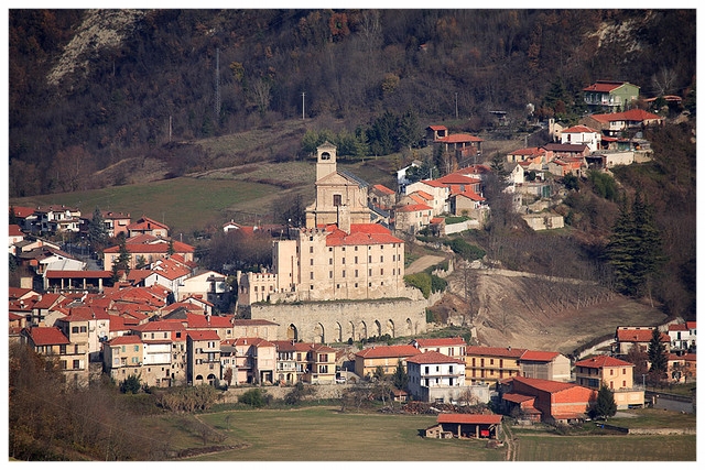 monesiglio LANGHE ROERO COMUNE PIEMONTE.jpg