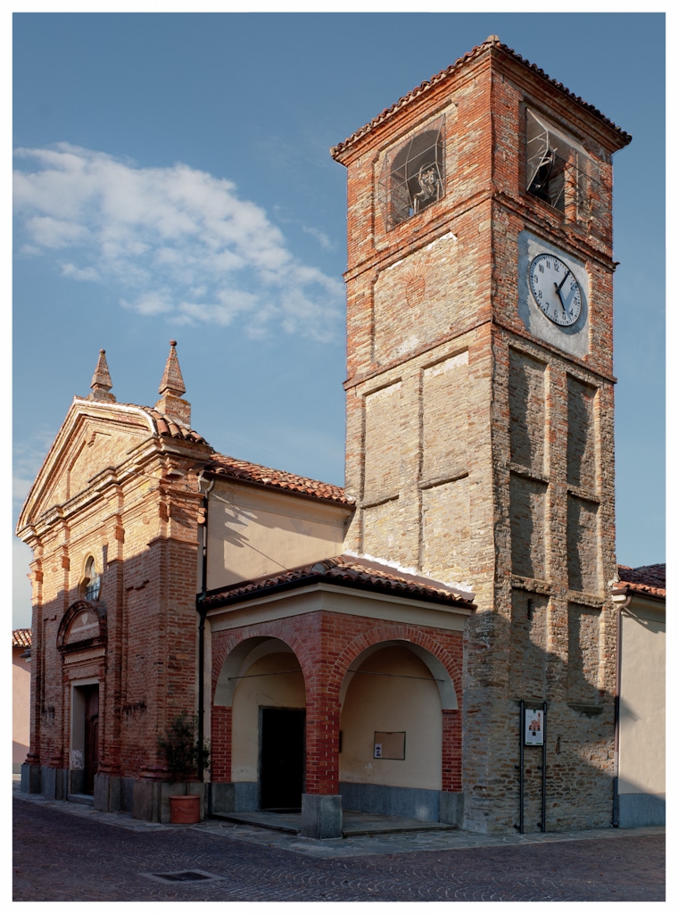 Paesaggio_di_Neviglie COMUNE LANGHE ROERO PIEMONTE TURISMO TOUR ITINERARI VISITA LE LANGHE CHIESA SAN GIORGIO.jpg