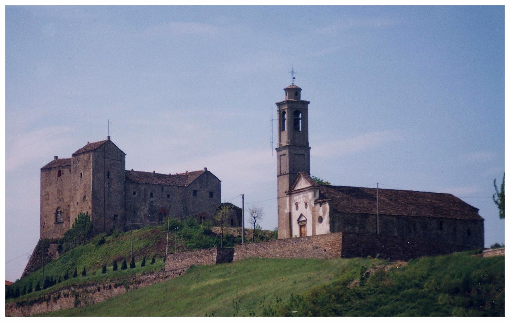 Prunetto turismo in langa piemonte langhe roero tour percorsi itinerari turistici  castello guide.jpg