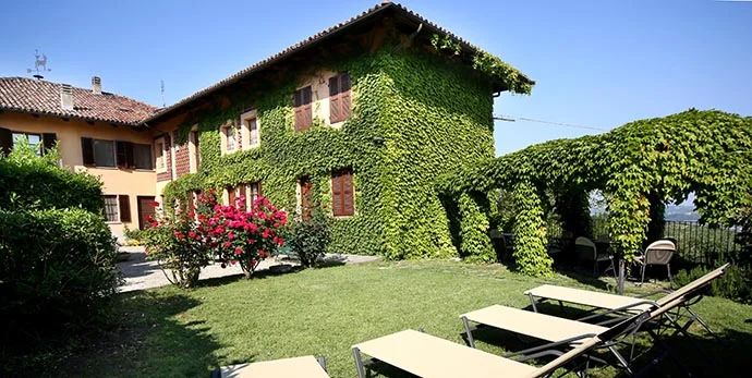 CASCINA DELLE ROSE B&B BARBARESCO LANGHE ROERO TURISMO .jpg
