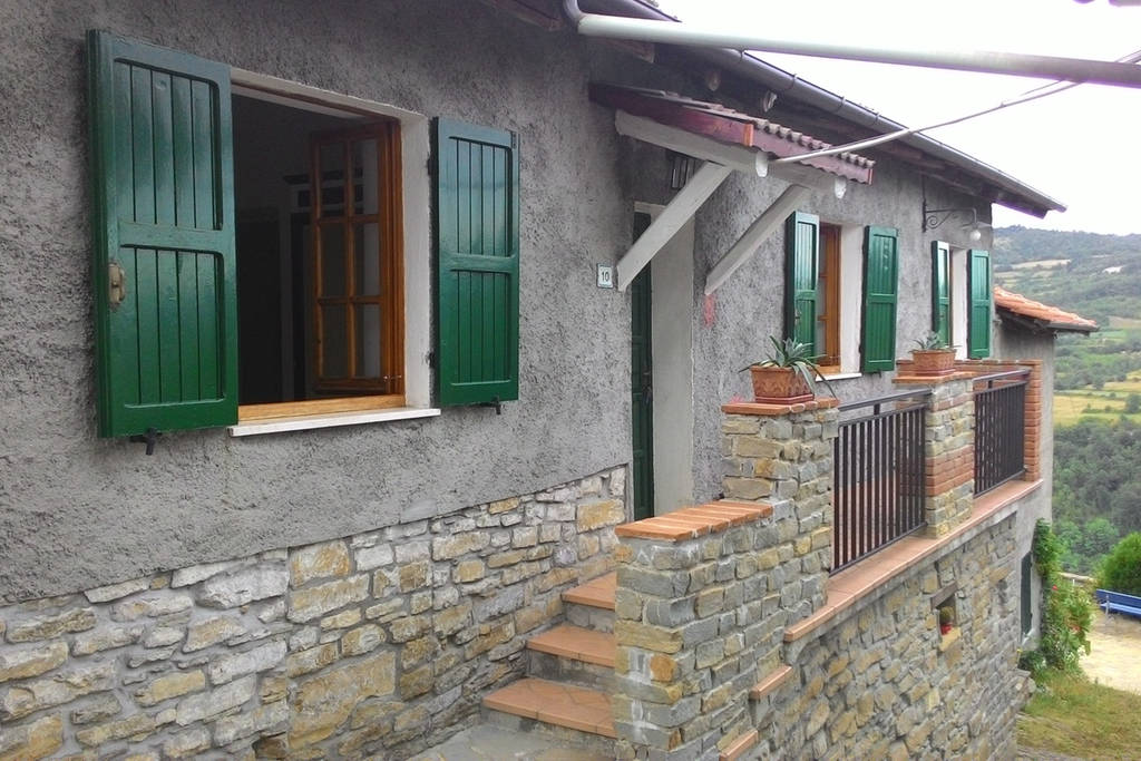 CASA AUGUSTA CASTELLETTO UZZONE B&B .jpg