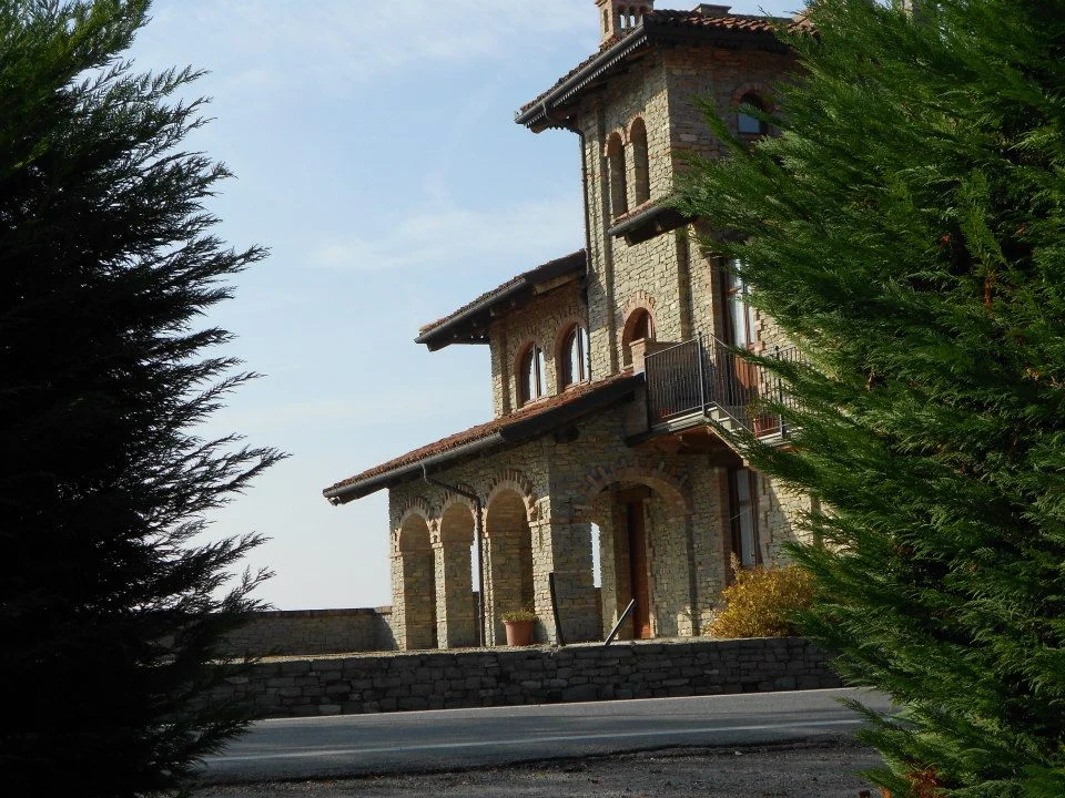 BALCONE SULLE LANGHE