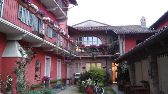 LANGHE E ROERO B&B