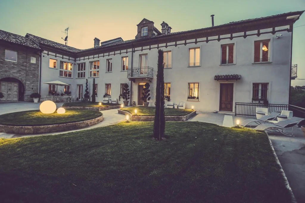 LANGHE COUNTRY HOUSE