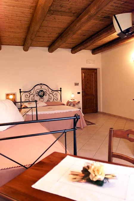 VACANZE LANGHE ROERO PIEMONTE POCAPAGLIA CASCINA MINOT B&B.jpg