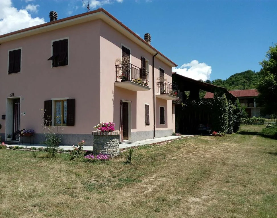 VACANZE LANGHE ROERO PIEMONTE SALICETO B&B LUCE E STELLE.jpg