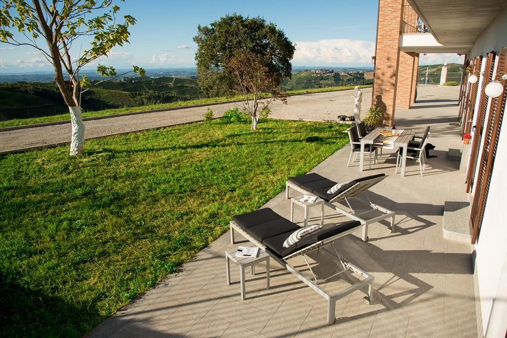 UN GIARDINO SULLE LANGHE