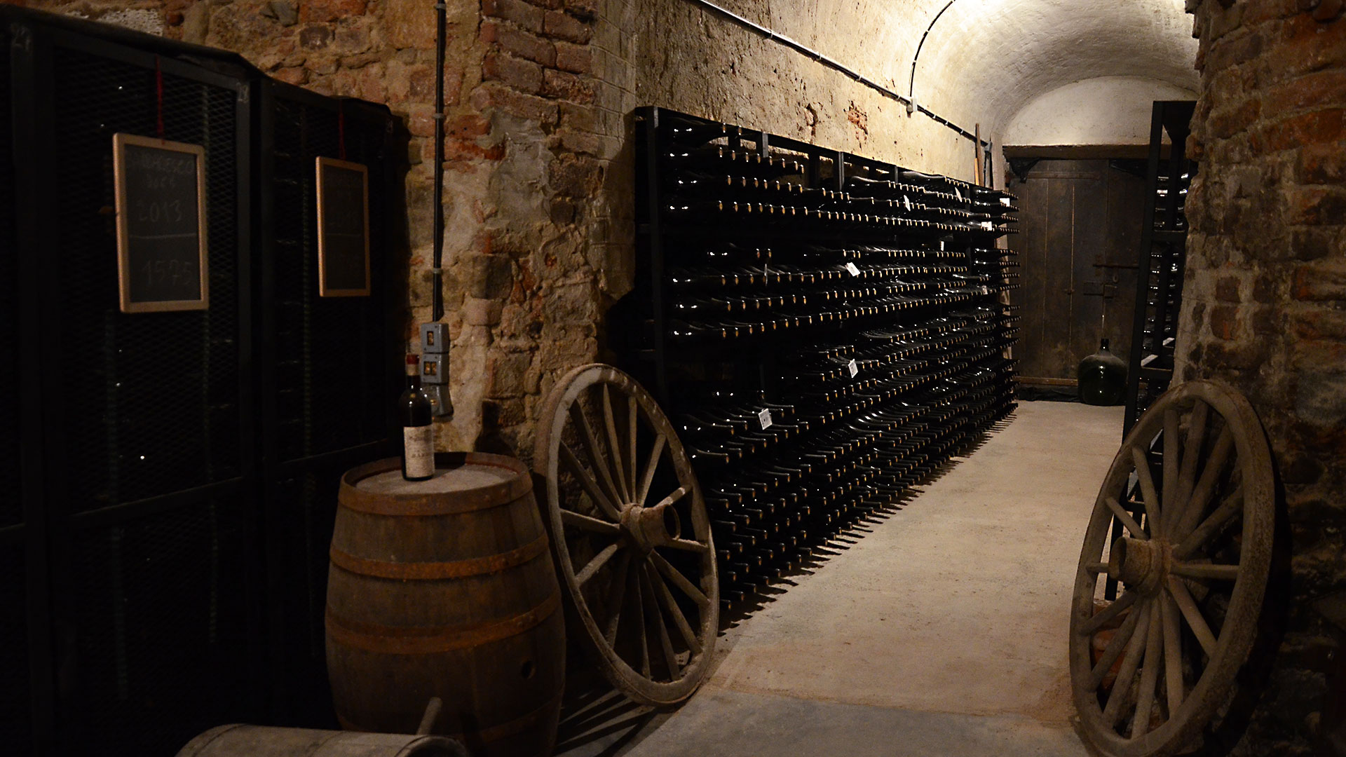 CASTELLO DI VERDUNO CANTINA VINI PIEMONTE.jpg