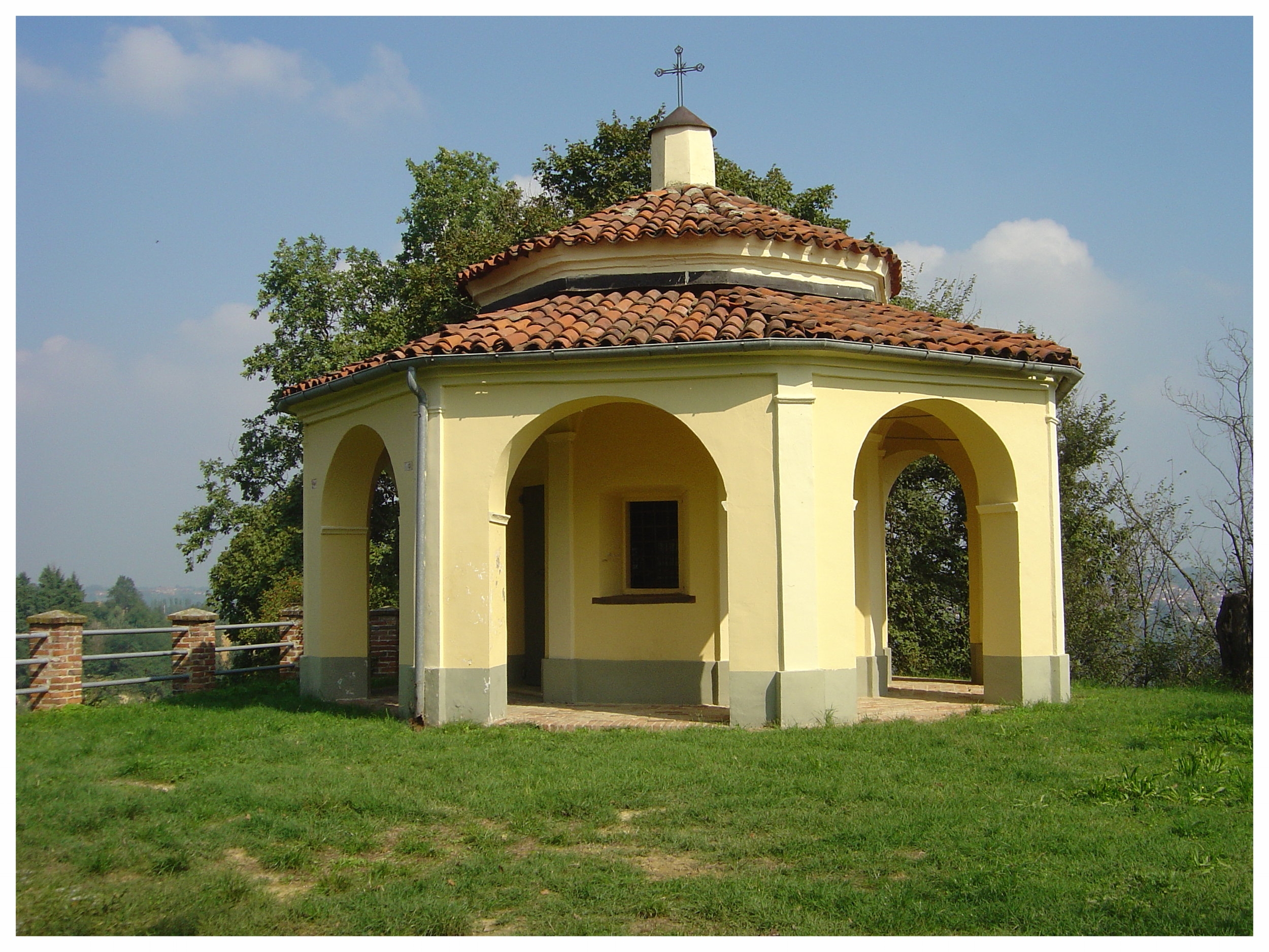 santuario dei piloni montà percorso religioso montà alba langhe roero .jpg