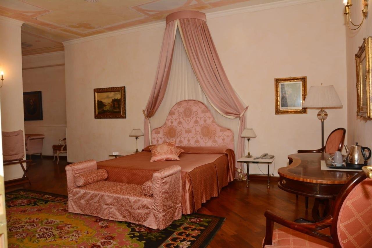 b&b Palazzo Finati Alba cuneo langhe roero vacanze.jpeg
