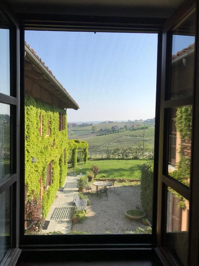 BARBARESCO - B&B CASCINA DELLE ROSE PIEMONTE.jpeg