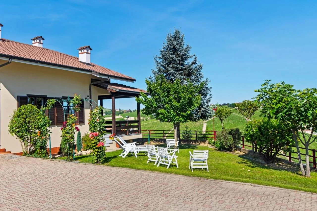 BARBARESCO - VILLA EDY BARBARESCO LANGHE.jpeg