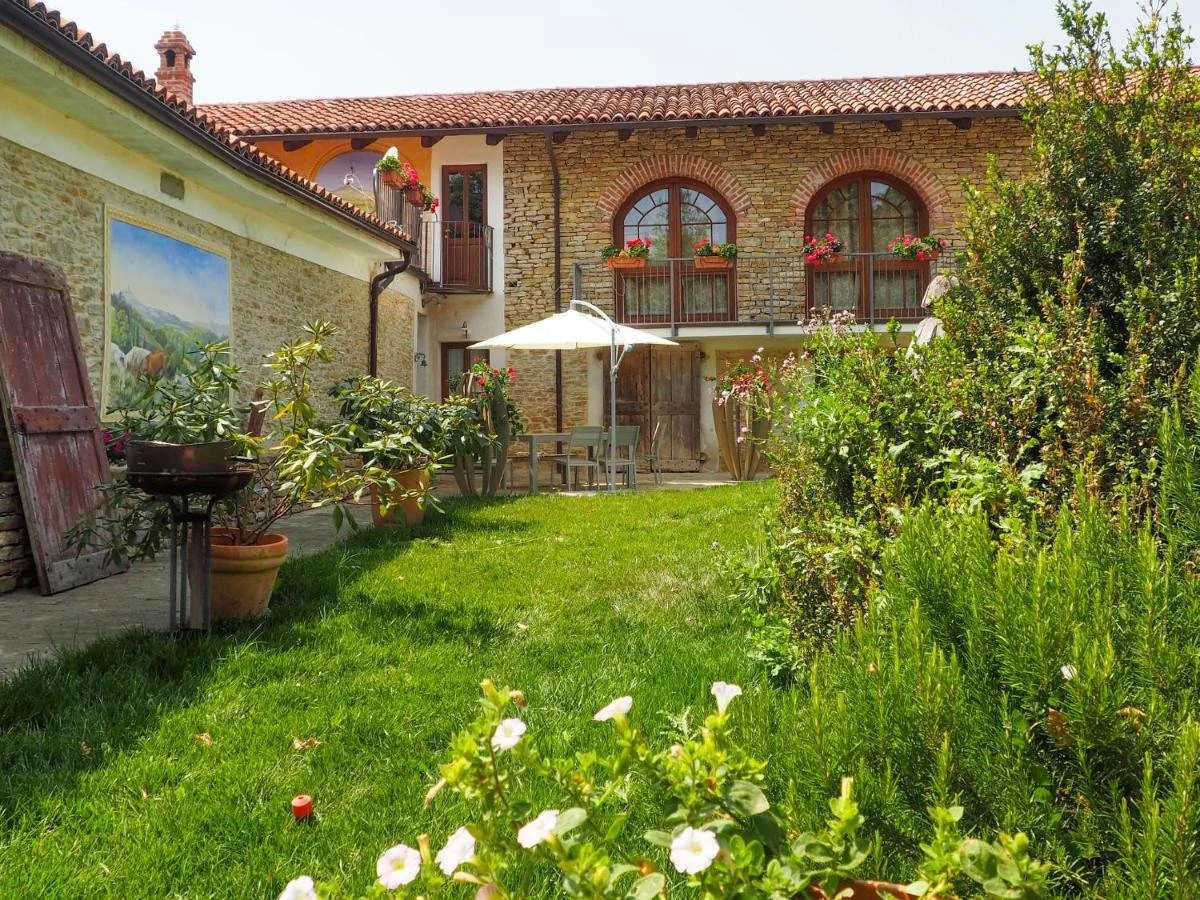 BELVEDERE LANGHE - APPARTAMENTI LOCAZIONE TURISTICA GATTO PIEMONTE.jpeg