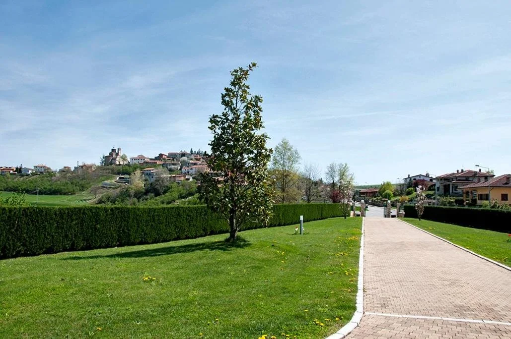 BELVEDERE LANGHE - VILLA LANGA SUNSET LANGHE ROERO.jpeg