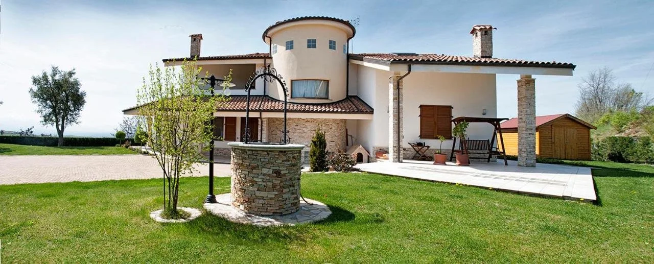 BELVEDERE LANGHE - VILLA LANGA SUNSET PIEMONTE.jpeg