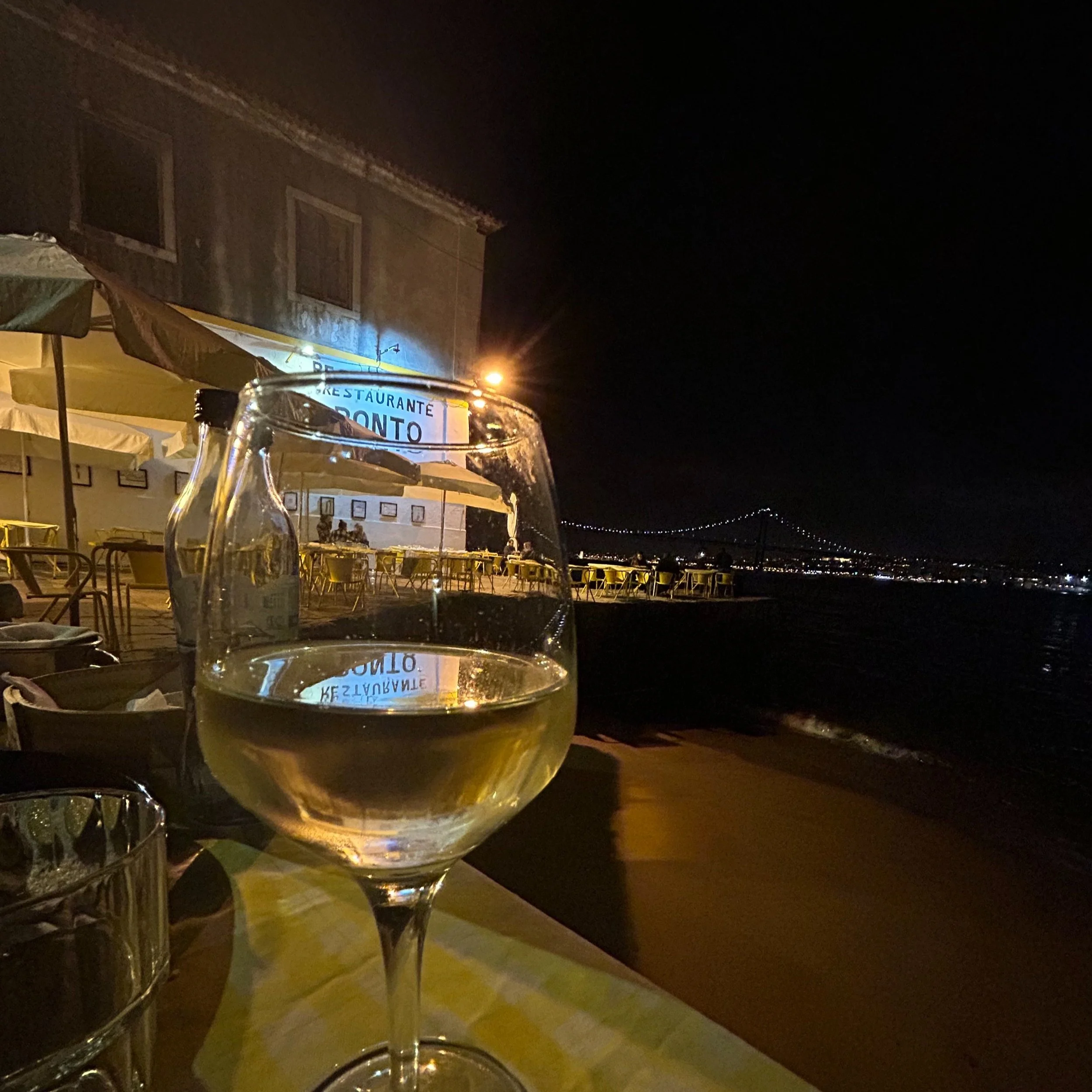 Waterside restaurant with views of Lisbon