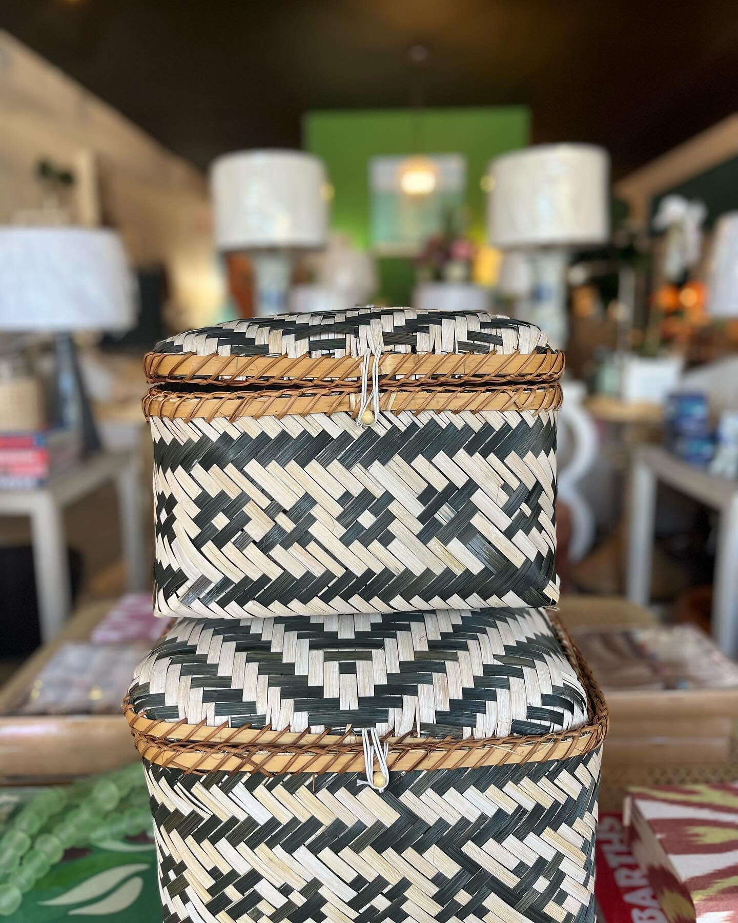 DECORATIVE ARTS Interior Design Home