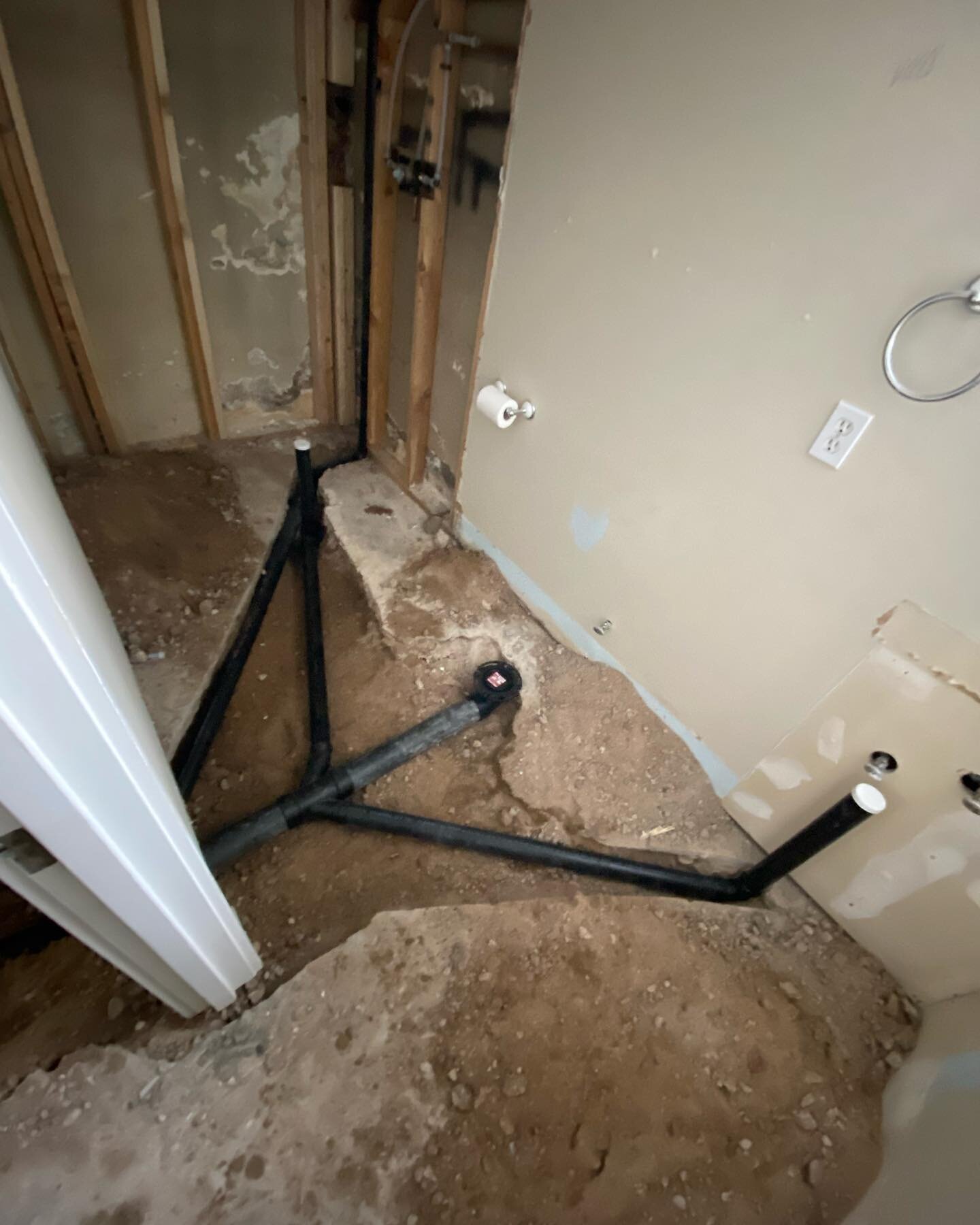 I love having a great, trustworthy, honest, and reliable plumber that I can count on! Just 1 piece that helps us take care of our clients. This home had some sketchy plumbing going on, and we ran into a few separate issues. Marc at NextGen plumbing h