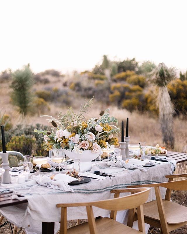 I'm about a month behind on posting this fall tabletop BUT it's just too perfect to skip over. so... 🤷🏻&zwj;♀️ //@afabulousfete