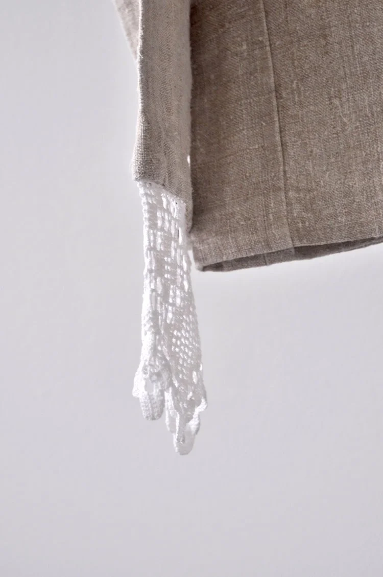 LANA_SIBERIE+_LACE_LONGSLEEVE_TOP_cuff.JPG