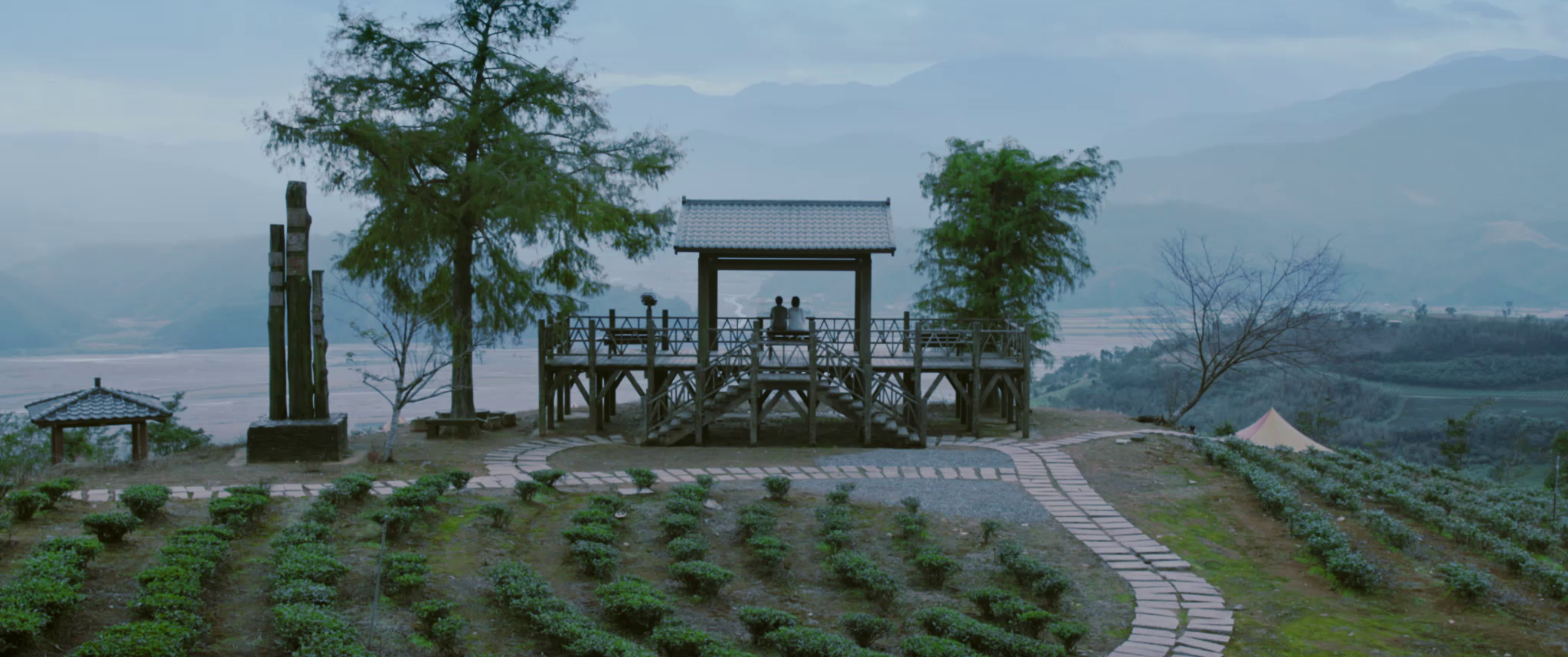  Entrapped by memories of a decade lost to them, two ex-lovers have a chance encounter in the town they met. Time seems to have stopped since then,  allowing them a moment to pick up where they left off.  Official Selection -  Independent Film Awards