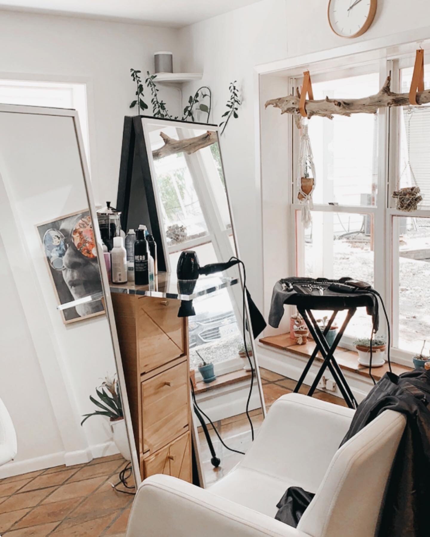 Where so many of the important details unfold 💫

Our little nook at @wandershopsalon is where the majority of our bridal hair and makeup trials happen. 

We&rsquo;ve had so many amazing conversations with even more amazing clients in this space. 

W