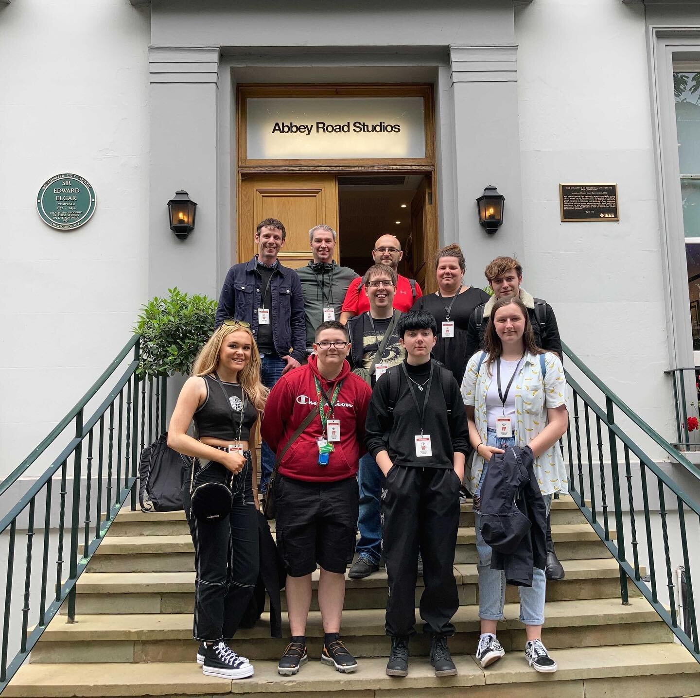 What a day! What a studio!

Had to leave our mark at @abbeyroadstudios 

🎸🥁🎤🤘