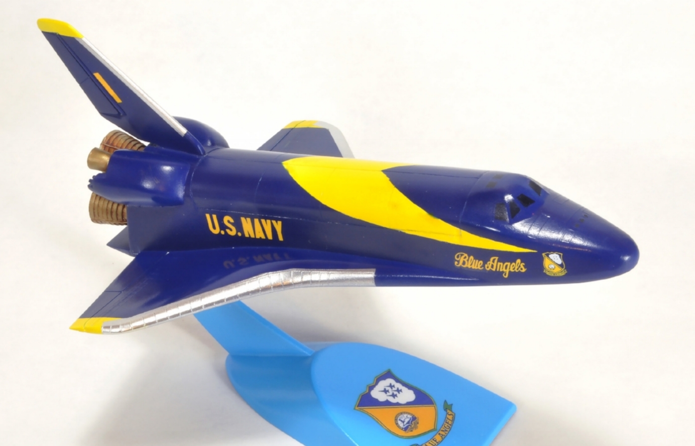 Banko_Shuttle_sts-ba-07.jpg