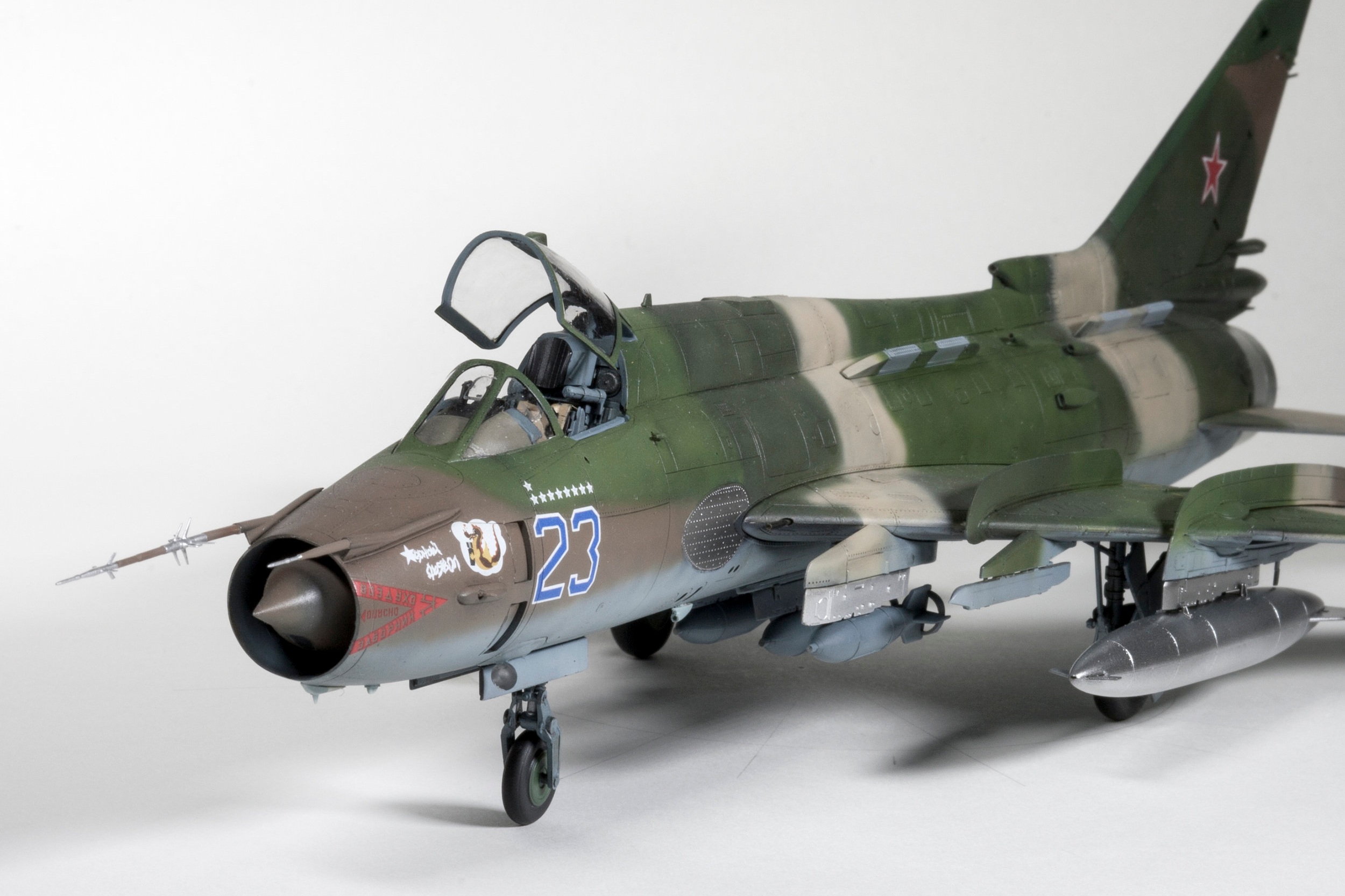 Sukhoi+Su17M3_M4_IMG_8487.jpg