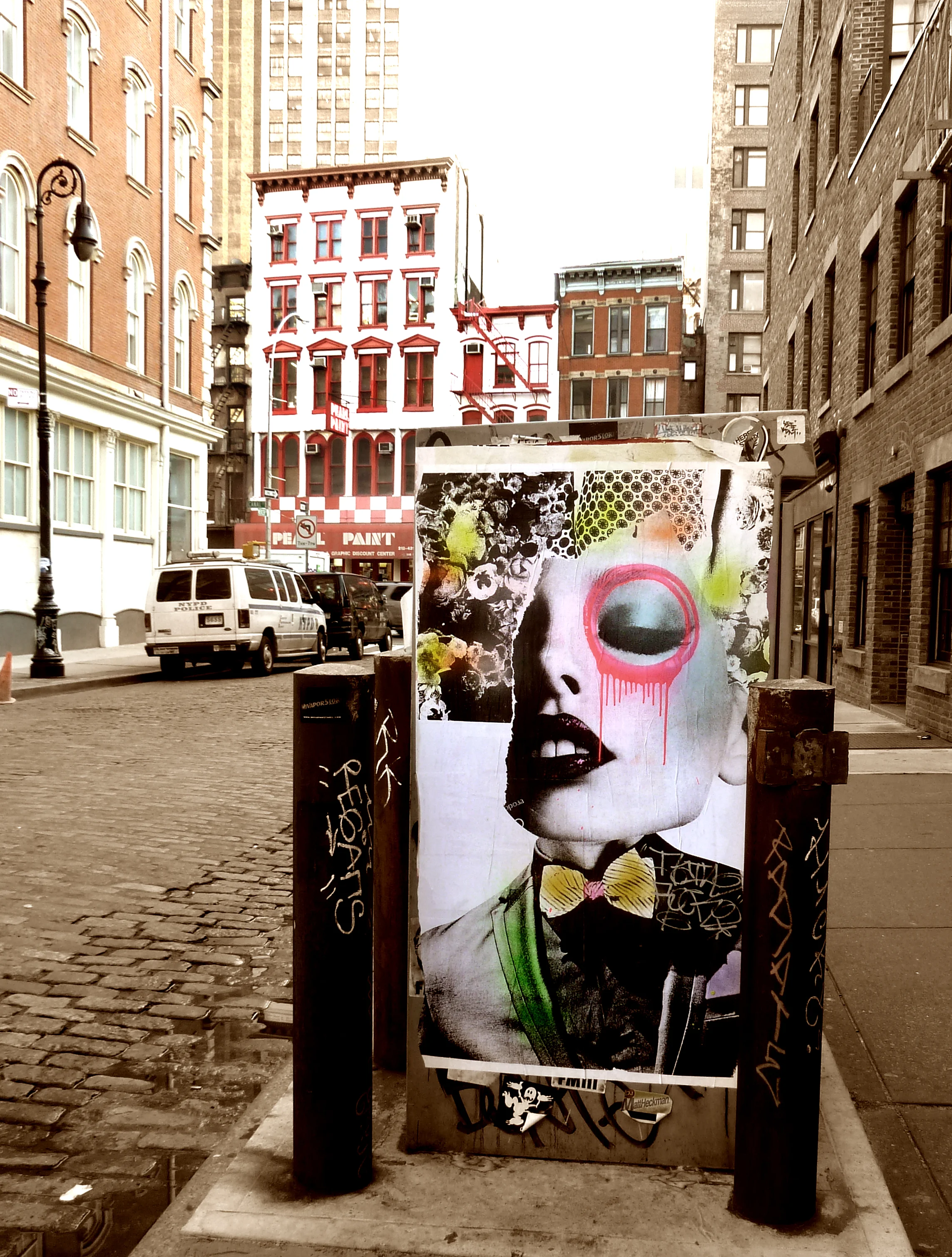 Face on Mercer Street; SoHo, NYC