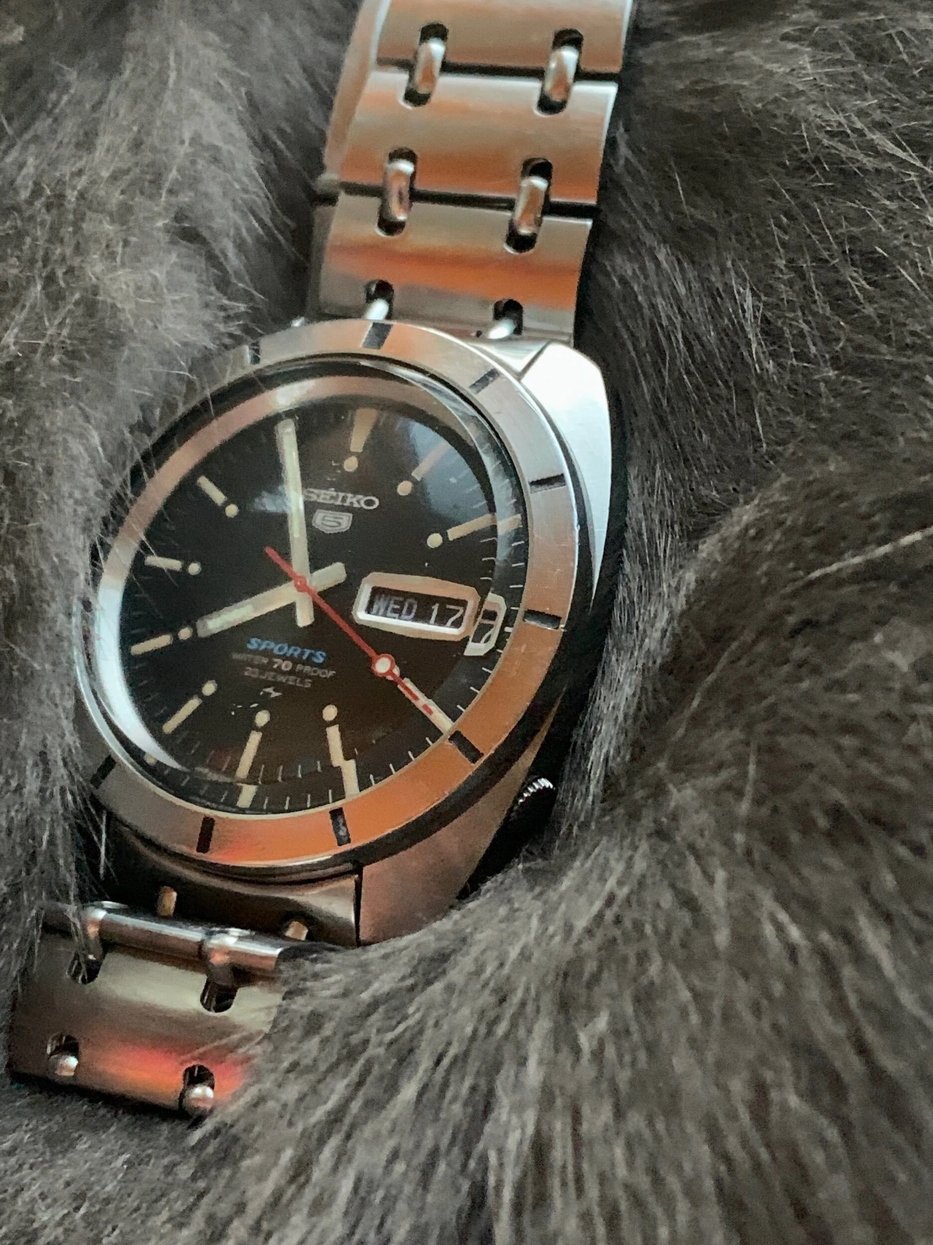 045AB12F-0570-4D9F-84A0-6E81B65CD3CE