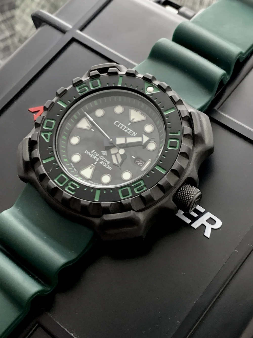 美品！シチズン BN0228-06W PROMASTER MARINEシリーズ CITIZEN PROMASTER MARINE BN0228-06W Green Neon Eco-Drive