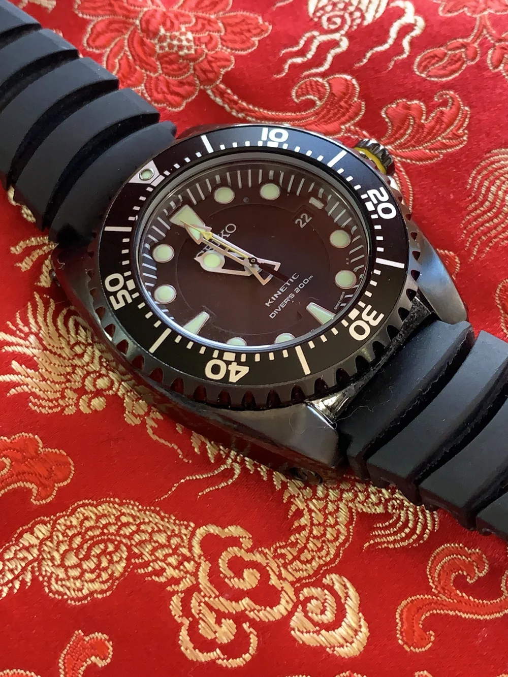 SEIKO Kinetic Diver's 200m ブラックラバー