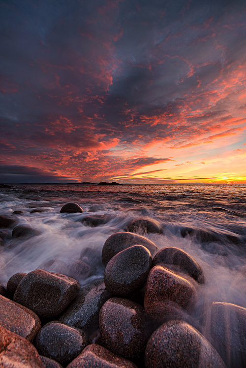 BoulderBeachWaveRocks.jpg