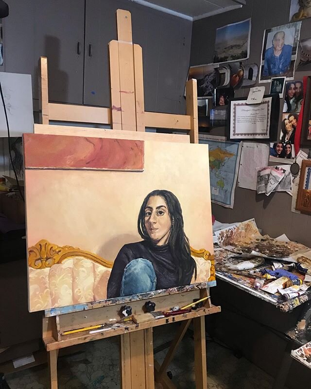 Gonna leave this one alone for a while. Enjoying the warm tones...☄️
&bull;
&bull;
&bull;
&bull;
#studioshot #Jeanettehabash #_jeanetteh #chicagoart #art #painting #oilpainting #portrait #chicagopainter #chicagopainting #realistpainting #selfportrait