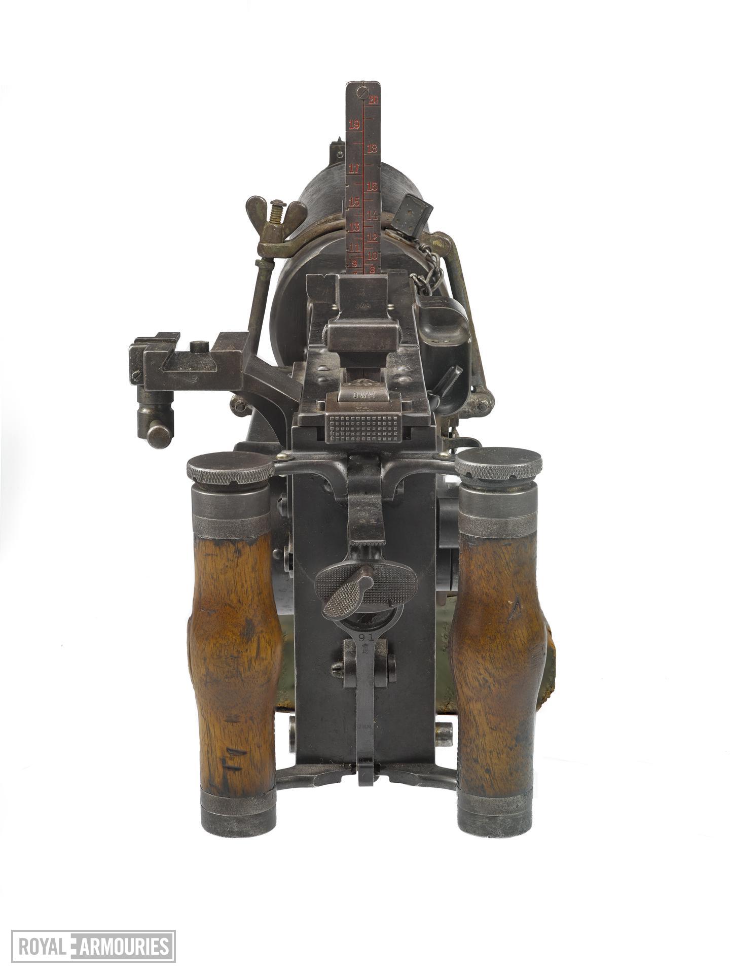 Maxim MG 08 machine gun (1908).jpg