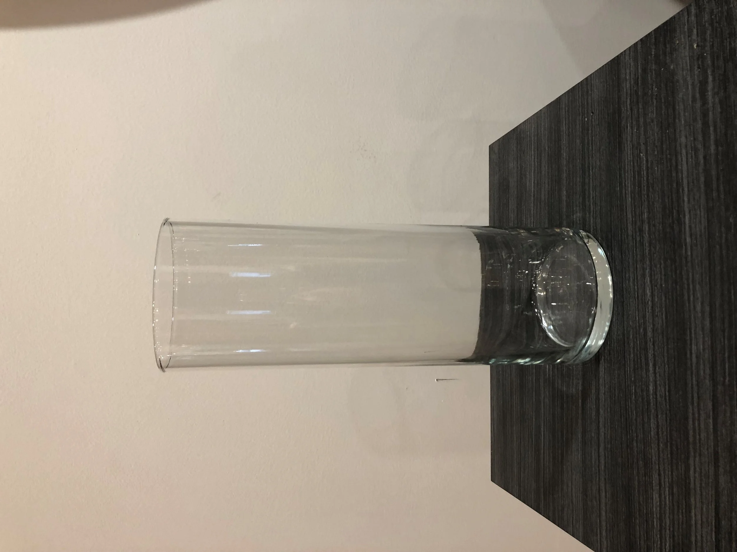 tall_reception_cylinder_vase.jpg