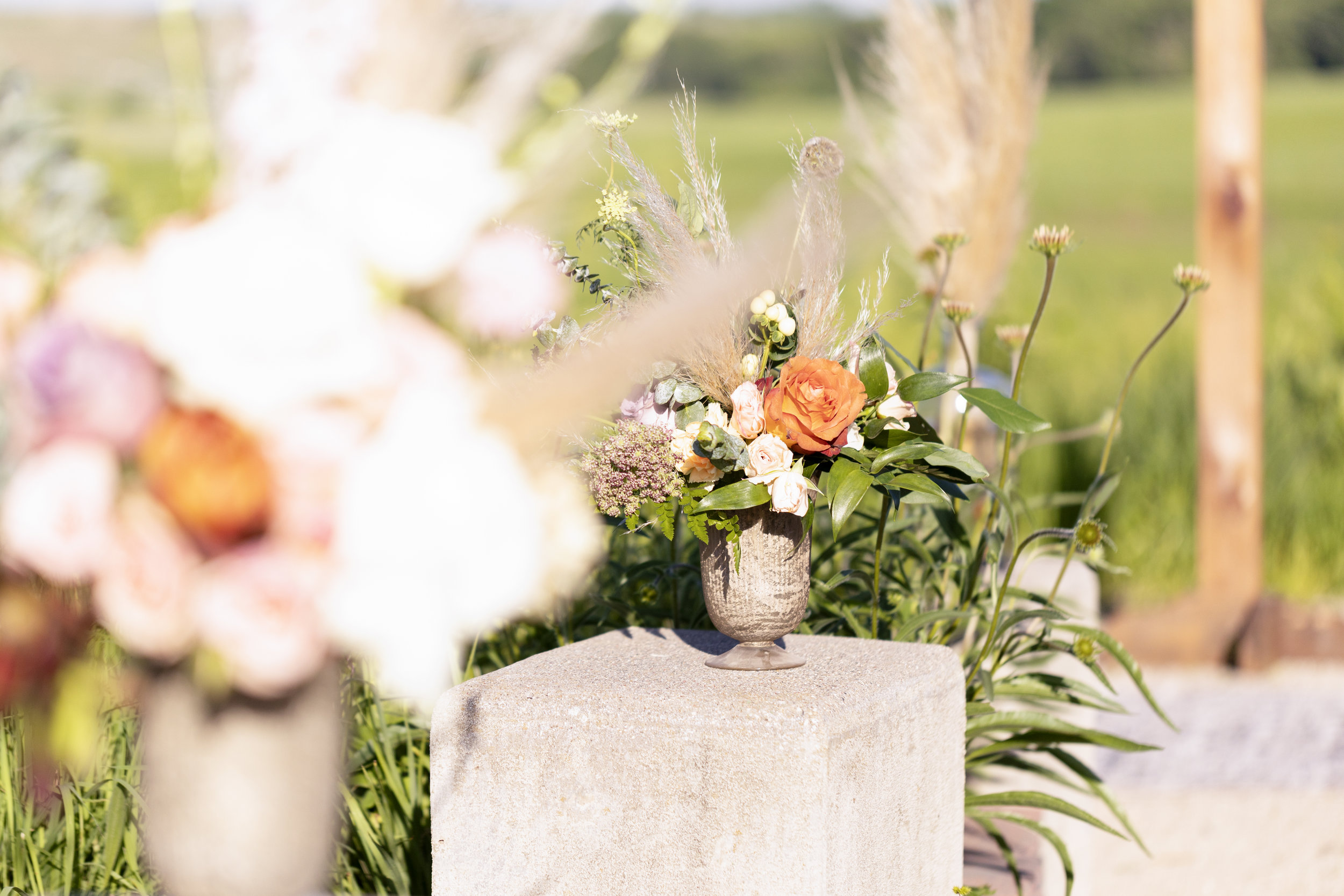  Flowers &amp; Arch: @thistles_pella Photography: @heatherferreria Hair: @alstreet.rmh  Make-up: @lc.henderson  Calligraphy: @lydiabandstra  Table, Rug, Chairs: @pellarental Macrame: @kristajo60 